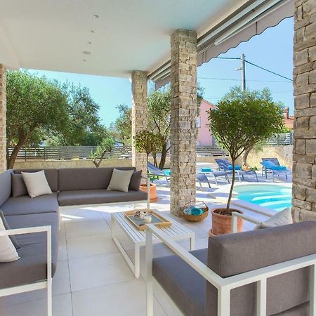 Villa Vale Kornic Luaran gambar