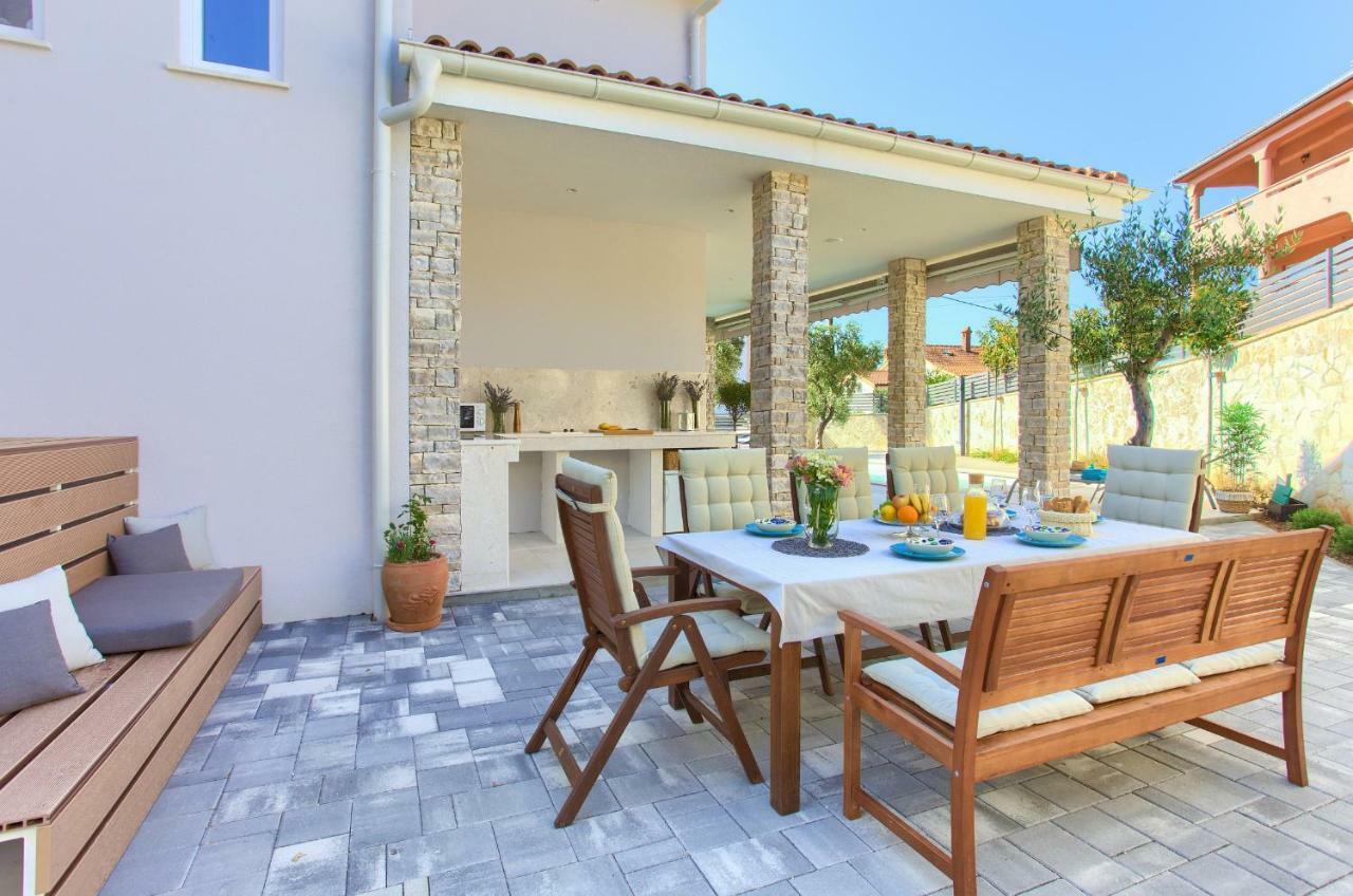 Villa Vale Kornic Luaran gambar