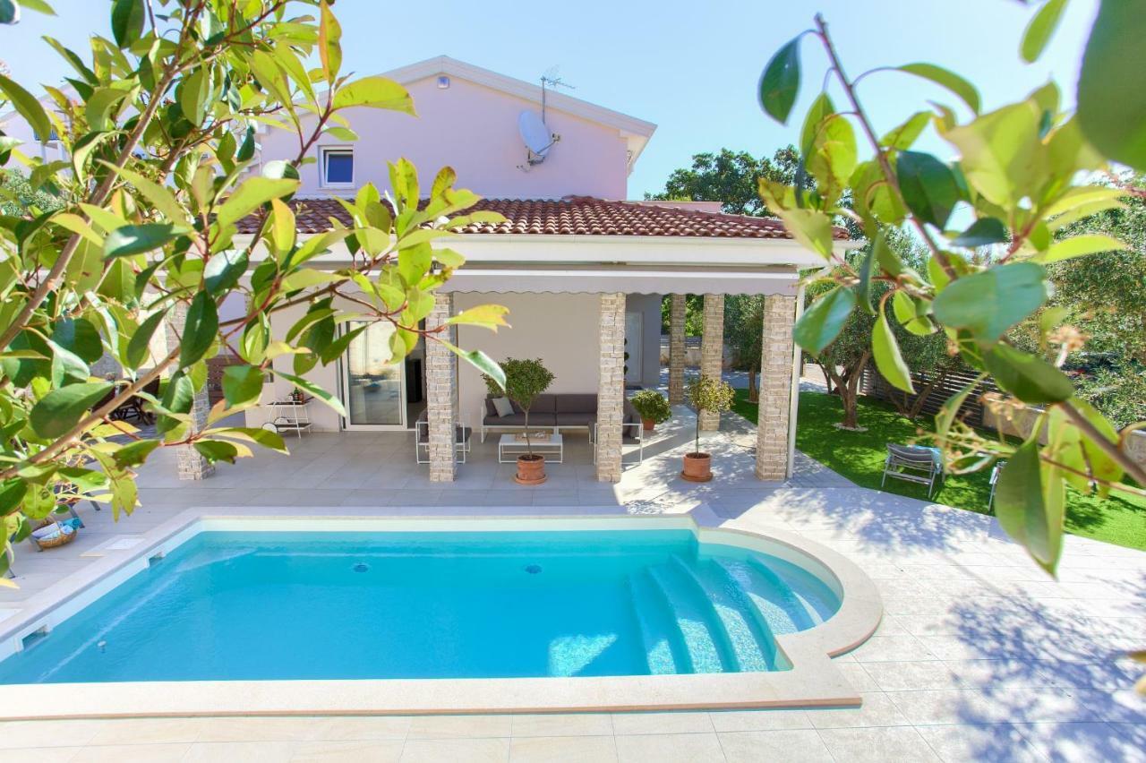 Villa Vale Kornic Luaran gambar