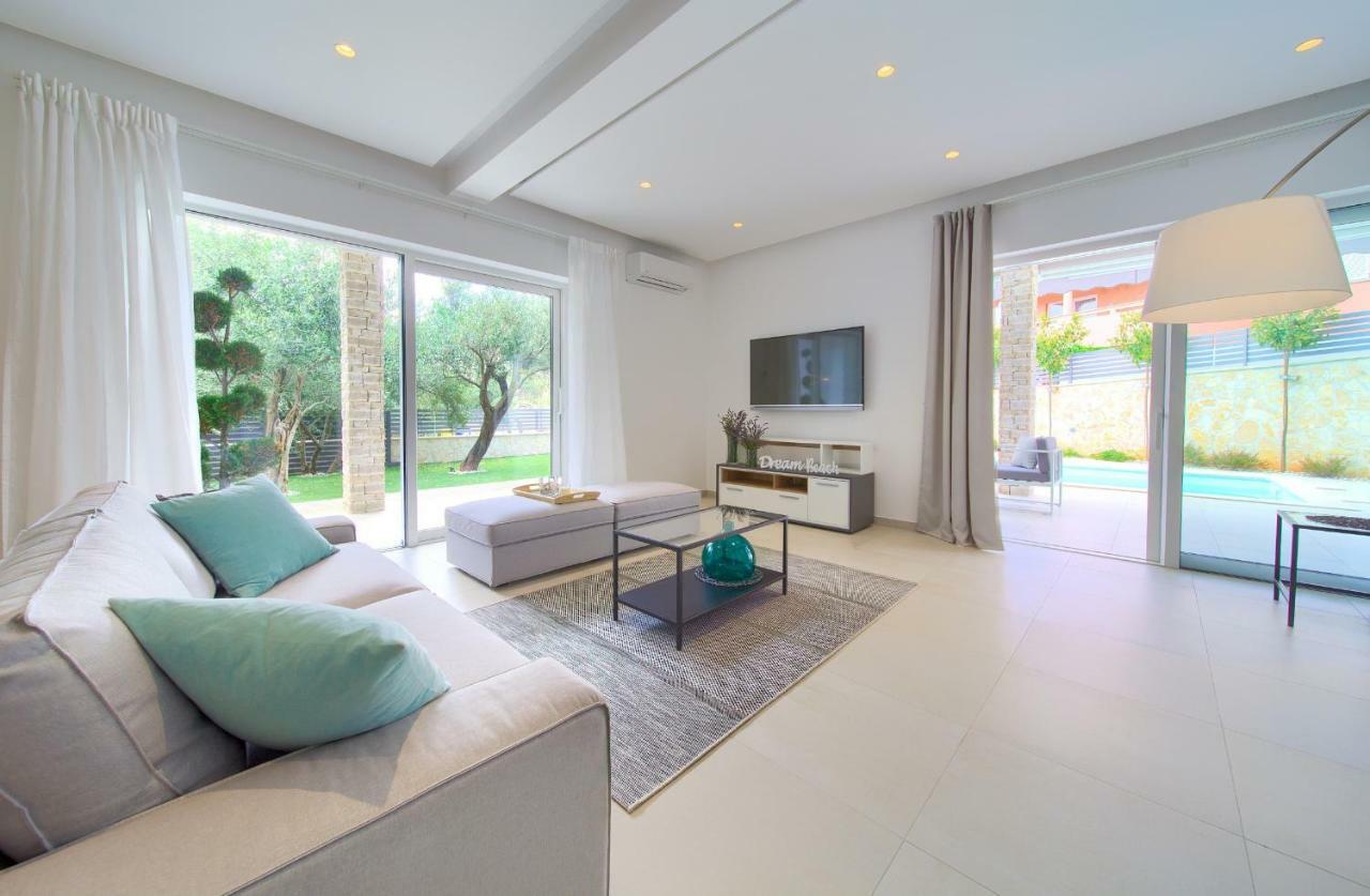 Villa Vale Kornic Luaran gambar
